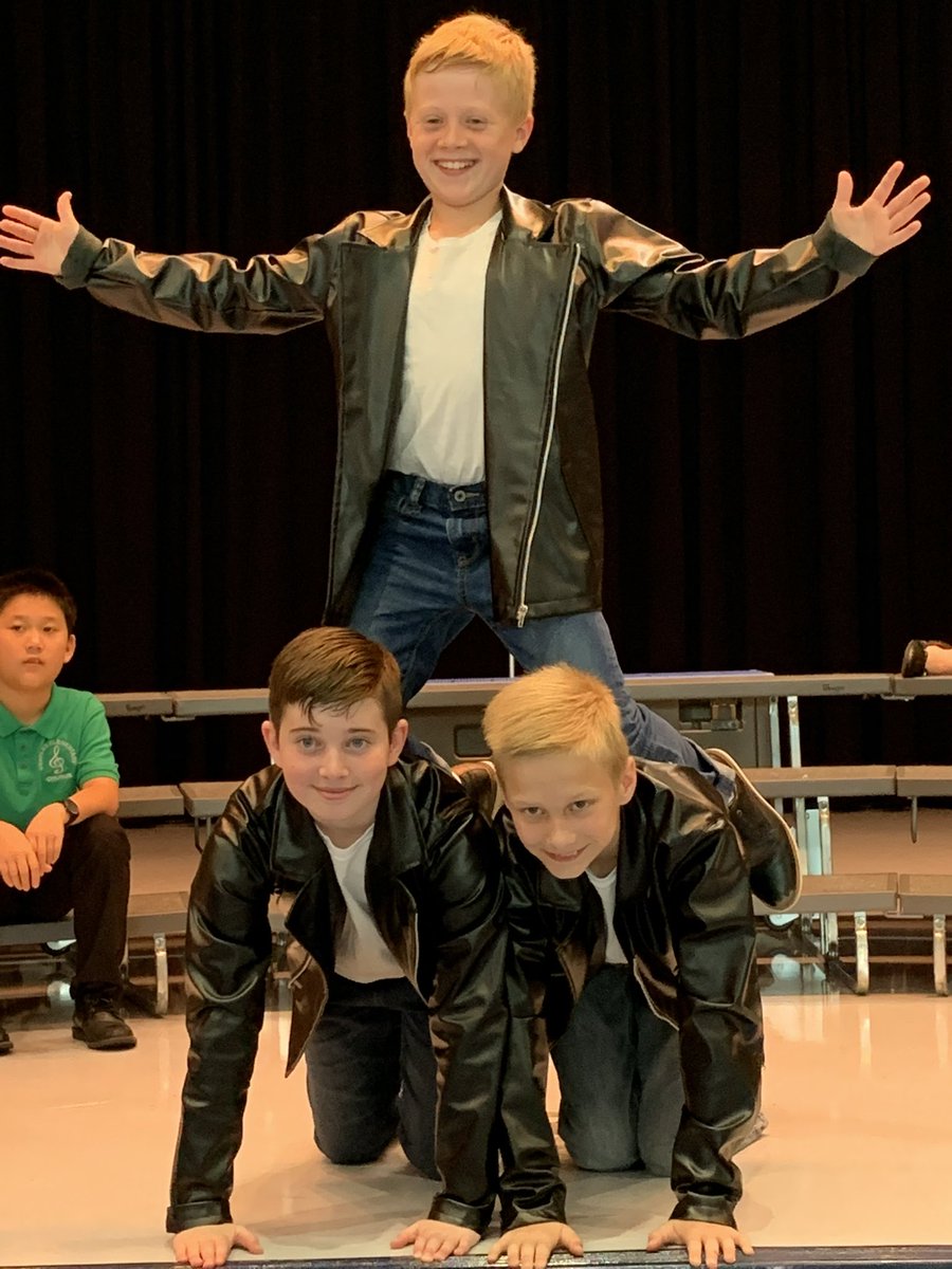 PeeplesFCBOE's tweet photo. Our Chorus and Chimes were electrifying last night!  Special shout out to Mrs. Stadelmeyer, Mrs. Gibson, Mrs. Perrotta for a great show.  We have the BEST Rocket leaders! 🚀 https://t.co/8yhEzKhqms