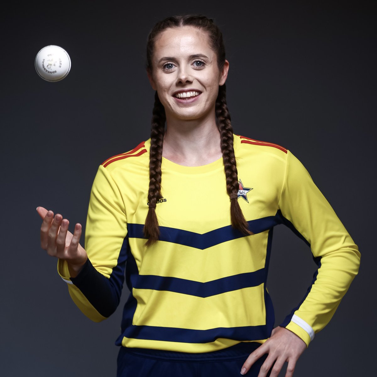 🌟Brilliant bowlers power Stars’ win over the Sunrisers 🌟

A superb performance from Dani Gregory and Phoebe Franklin skittled the Sunrisers for just 64, securing victory by 91 runs.

Read more 👉 southeaststars.com/brilliant-bowl…