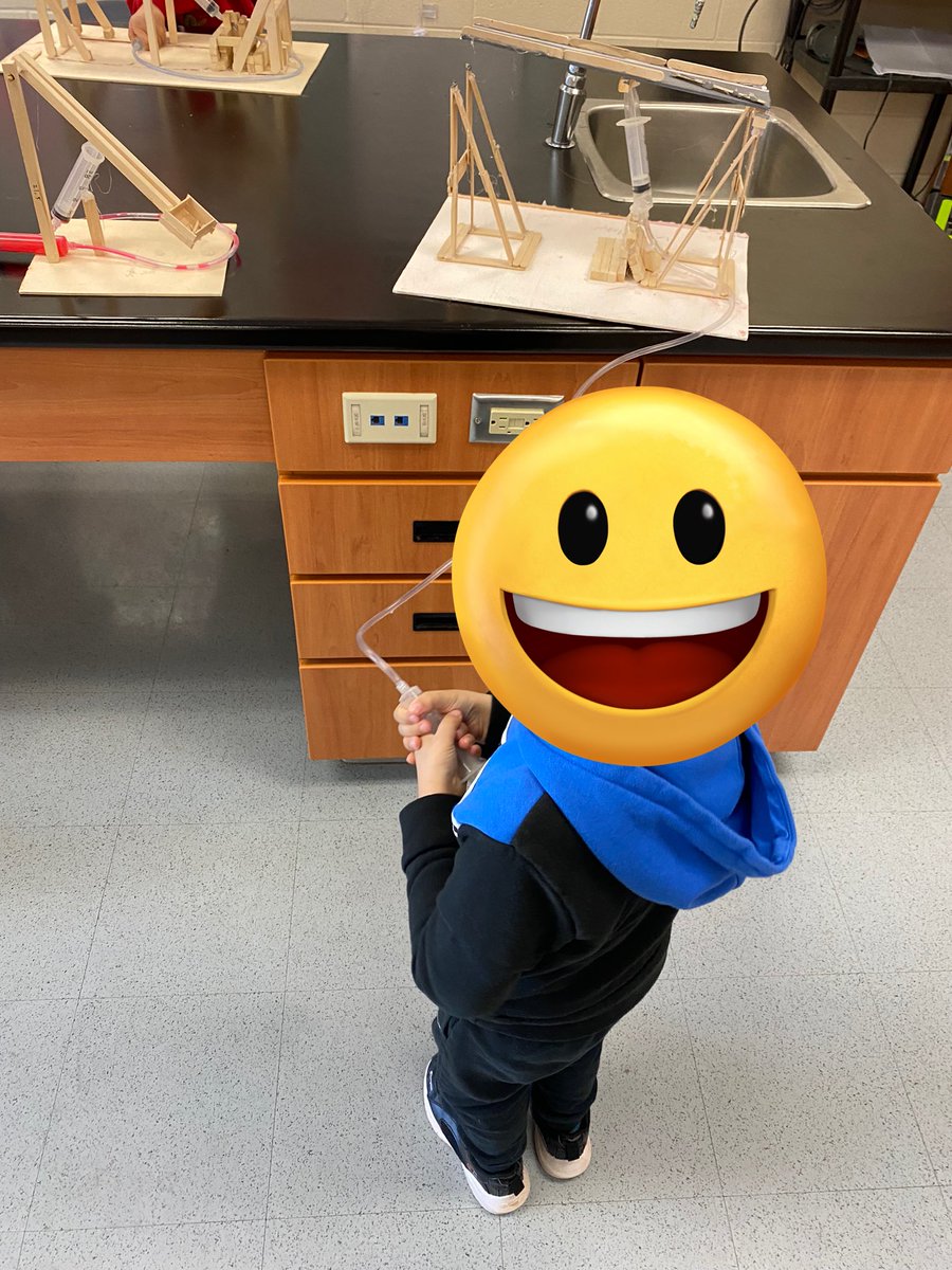 Our kindergarten friends exploring the hydraulic and pneumatic building projects that our Grade 8 students built! #STEM <a href="/jcpshdsb/">Joshua Creek</a>