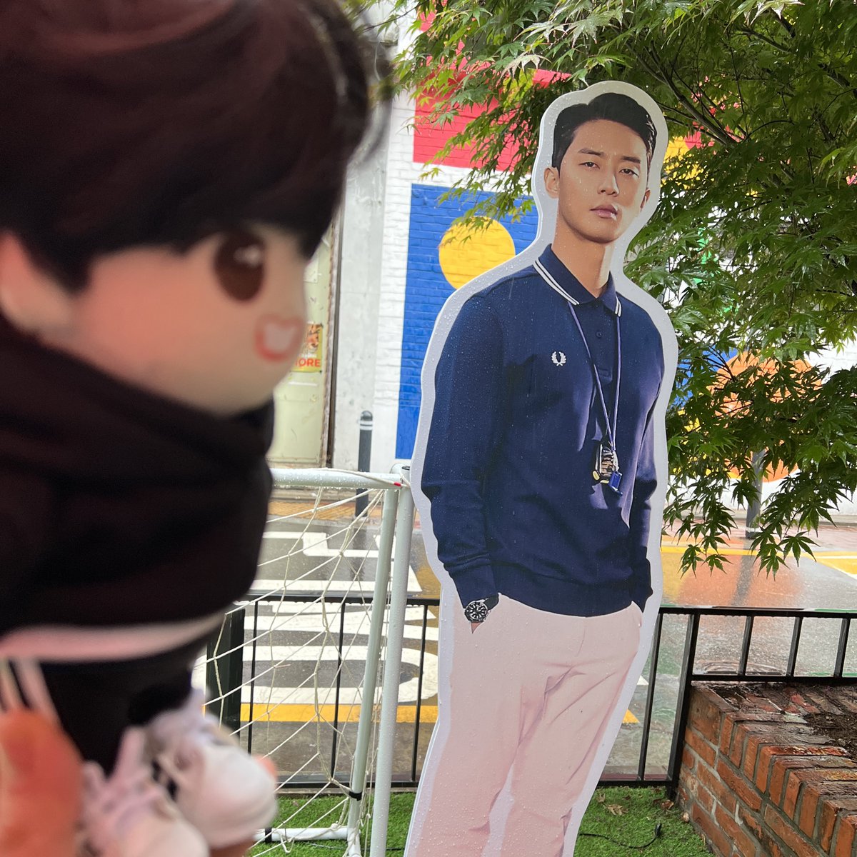 dungdung_neulBB's tweet photo. 울 늘빵이도 축구유니폼 꼭 입혀주고싶다ㅠㅋㅋㅋ

#드림 #드림_하우스 #박서준 #아이유 #성수동팝업

민소매 티 @PinpinkWing
후드티 @moongchidress 
바지 @bubbletea_dgnb7 https://t.co/3DtGWMR4zy