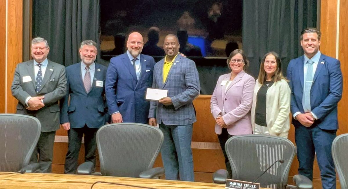 SisterCitiesGib's tweet photo. Yesterday was an action-packed first day of our #TradeMission! Our delegates representing top #Gibraltar businesses met lawmakers, executives, educators, &amp; athletes across #Raleigh. Also, collaborations in #esports &amp; #blockchain were enhanced through a luncheon &amp; round-table. https://t.co/JyhrP46ZkB