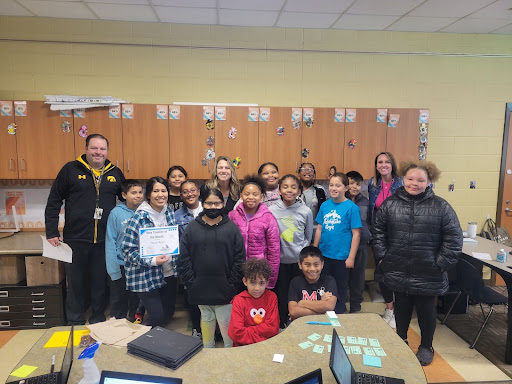 WaterlooSchools's tweet photo. Congratulations 🙌 to our March New Teacher Award recipients:
🙌Maria Reyes, Highland 4th Grade
🙌Daphne Andera, Cunningham 2nd Grade
🙌Rachel Joslin, Carver 6th Grade Literacy https://t.co/dqUGPkNx52