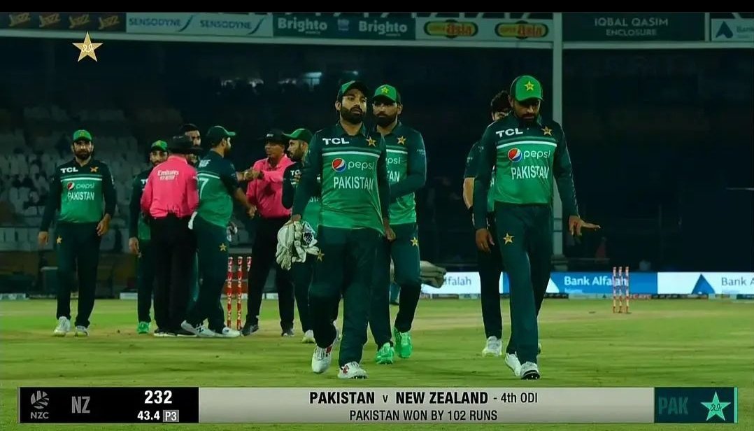 Harixkhanxxz's tweet photo. 5 May 2015 : Babar Azam yet to debut, pakistan No 9 in Icc Odi ranking 

5 May 2023 :  Babar Azam captains pakistan to No 1 spot in Icc odi ranking 

"NOT A GOOD CAPTAIN THEY SAID " https://t.co/9u78QmKMAl