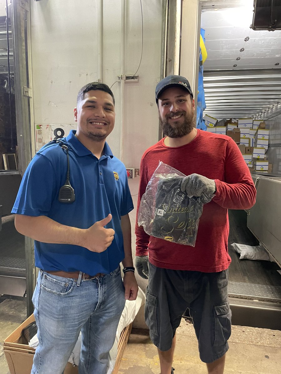 Recognizing <a href="/UPSers/">UPSers</a> Yargo for knowing the importance of safety being number one! Using the unload stand on every load. Thank you for working safe at <a href="/UPS/">UPS</a> <a href="/bigtymer504/">E.J.⚜</a> #DeliverWhatMatters