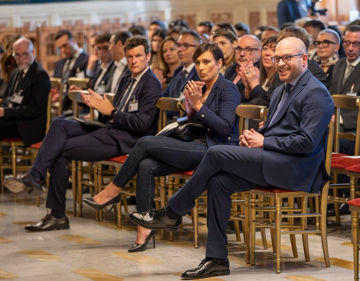 Premio Cuore Digitale, V Edizione

Un ringraziamento all’On. <a href="/SaraKelany_/">Sara Kelany</a>  per sostenere e credere nel #PremioCuoreDigitale

#startup #innovazione #medtech