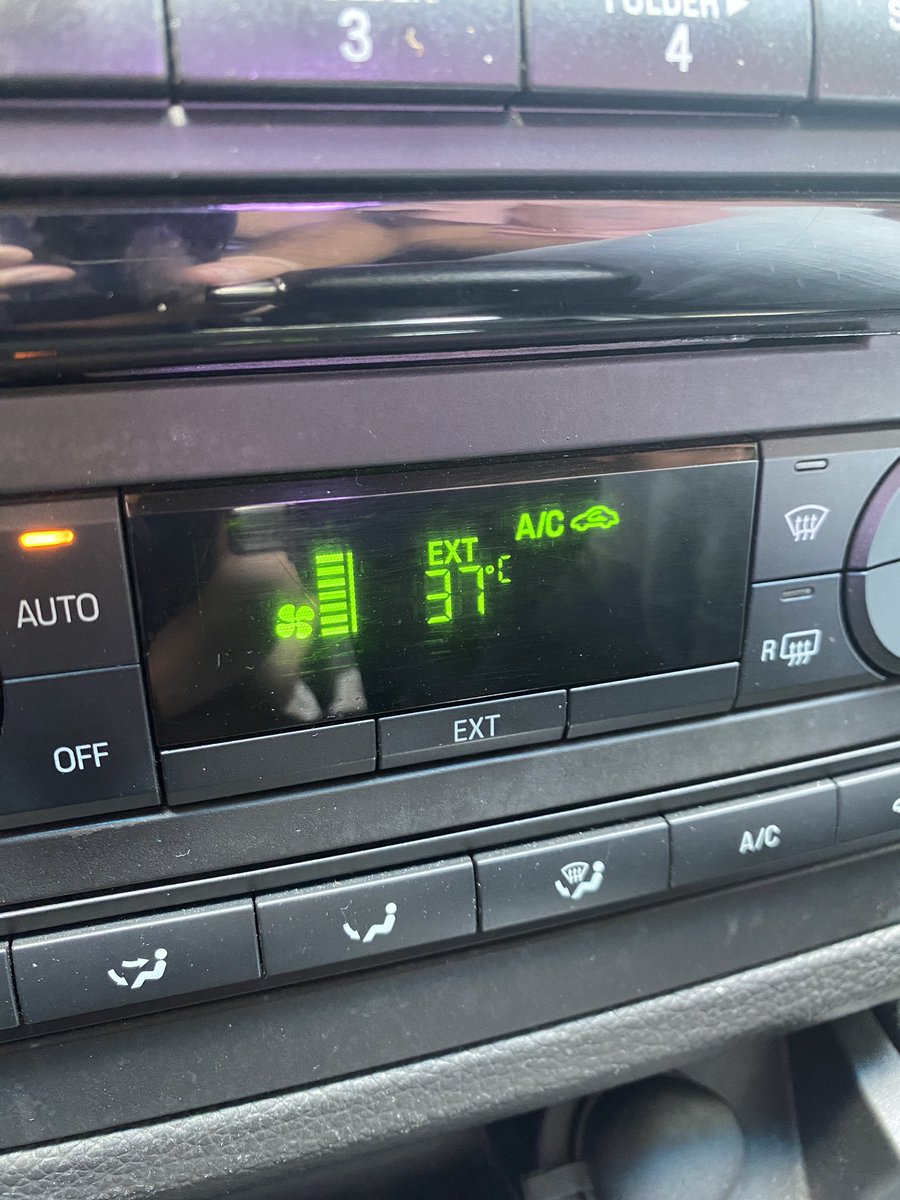 Adib2102's tweet photo. Nunca había visto este calor en ccs https://t.co/ZQS5MgcKhl