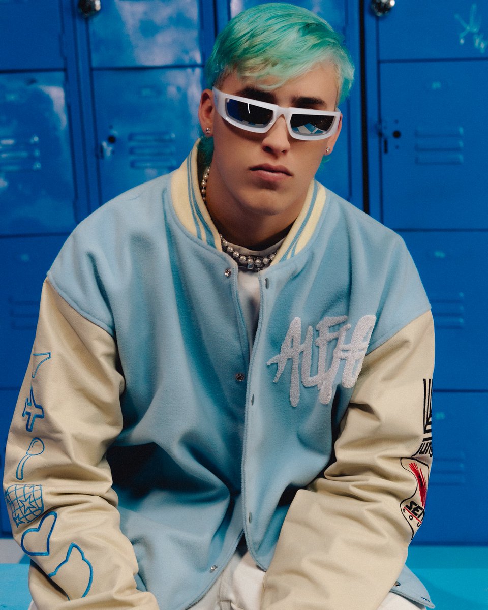 <a href="/grandson/">grandson</a> Get your weekend started with <a href="/_alejoofficial/">ALEJO</a>’s new album El Favorito de las Nenas 💙 spotify.link/EFDLN