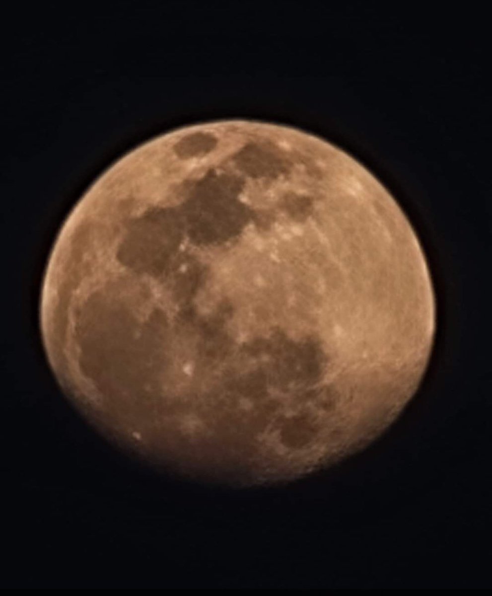 Eta Aquarid meteor shower 🌟 or the moon? Always the moon 🌕 #MeteorShower #Fullmoonparty #skytheater #FlowerMoon