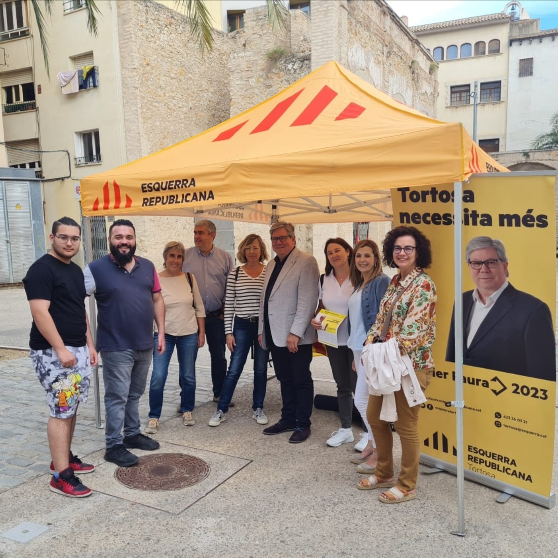 [A PEU DE CARRER] Avui hem instal·lat la parada informativa al nucli antic, a la plaça dels Dolors. Estem convençuts que el nucli antic necessita més, i tu què en penses?

Gràcies a tots i totes per les vostres aportacions.

#laTortosarepublicana