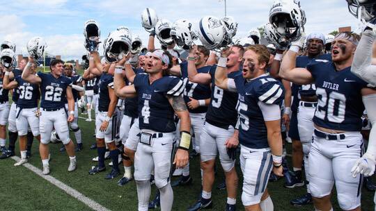 After an amazing talk with @CoachSiwicki, I am blessed to receive my first offer from Butler University! @CoachU_BU @Coach_JKnowles @JoeCheshire @Jmack37 @CorsairsFB #Rollsairs @EDGYTIM