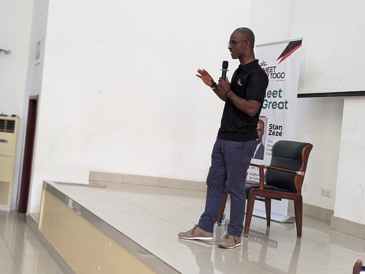 SadateIssifou's tweet photo. Oser l'Afrique, c'est oser construire, c'est oser la résilience, c'est oser croire en Afrique, c'est oser croire en vous même. @zezestan
Rencontre avec les étudiants de @UniveLomeTg
#Togo #TT228 #MeetUpTogo https://t.co/vd4atnL4Rt