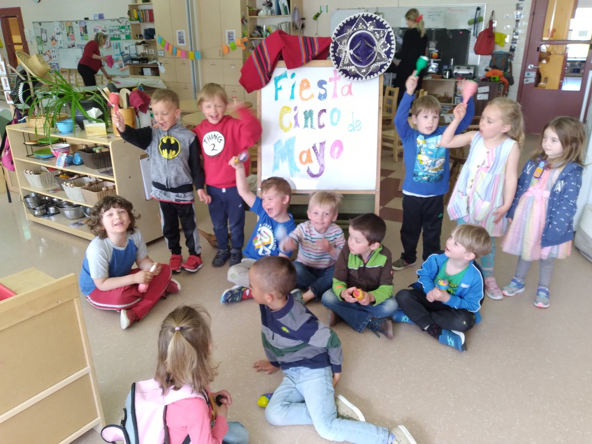 PPMissJenn's tweet photo. Feliz Cinco de Mayo!  Today we ended our investigation of Mexico with  a yummy treat.  We had  a Cinco De Mayo Feast with Tacos, Quasidillas, Quacamole, and Watermelon Fresca😋
#personalandsocialresponsibility
@champlain_elem 
#nspreprimary https://t.co/sAUnWSL143