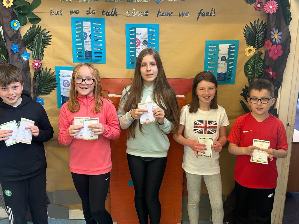 More JASS silver awards today. Nearly there for that Silver certificate! 🙌🏼#interests #active #silver <a href="/jasschools/">JASS</a> @MissHSingleton ❤️💛❤️