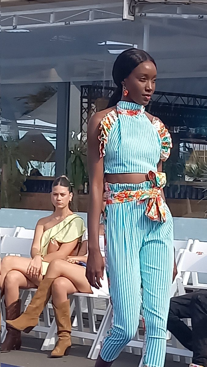 FRANCESCAGONZ37's tweet photo. #modacalida Summerland Vive el verano https://t.co/K2zTljSIW1