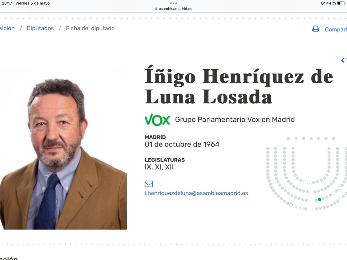 Marronsv1's tweet photo. @contigopsoe1 @el_pais Años vi a este subiendose en coche oficial,cuando era del PP con su mujer y sus hijos en Odonel a hacer el reparto,son asi de chupones. #QueAscoDan https://t.co/hIQxd4Ydzv