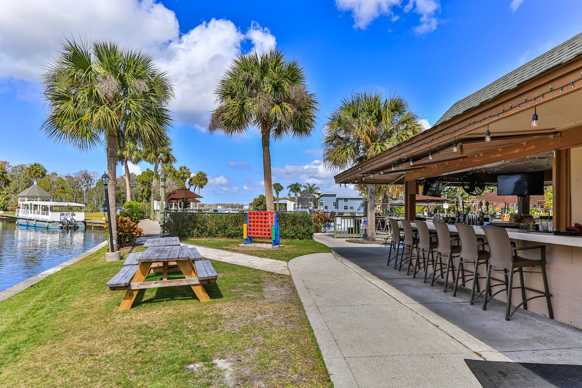 PlantationOnCR's tweet image. Happy Cinco de Mayo! Why not join us in celebrating by grabbing a few drinks at our Tiki Bar? It's the perfect way to kick back and enjoy the festivities. So come on down and let's raise a glass to this special day!
.
 #florida #waterview #cincodemayo  #fun #drink
