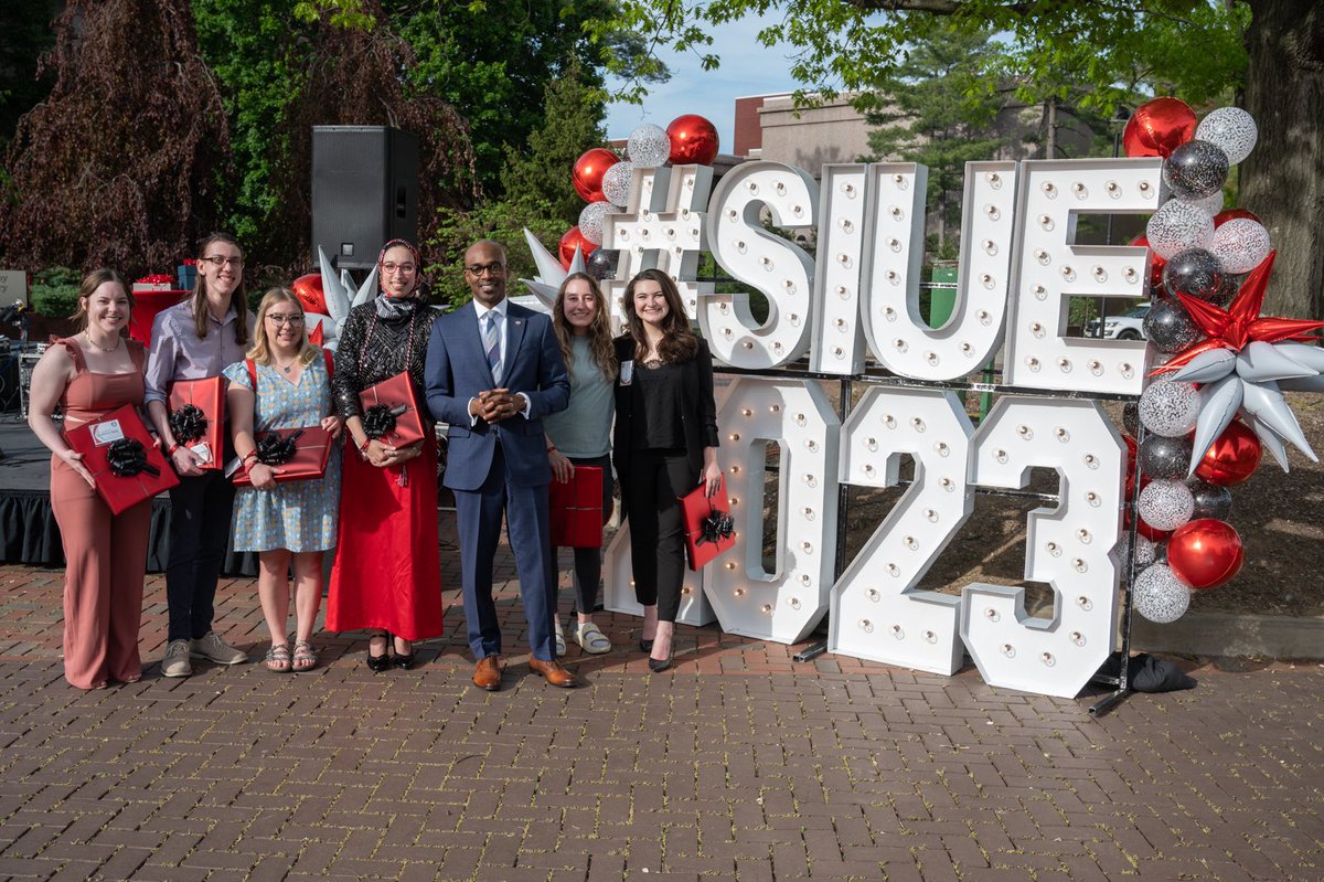 It’s time to celebrate commencement! My favorite time of year🎓🎓🎓🎓♾️