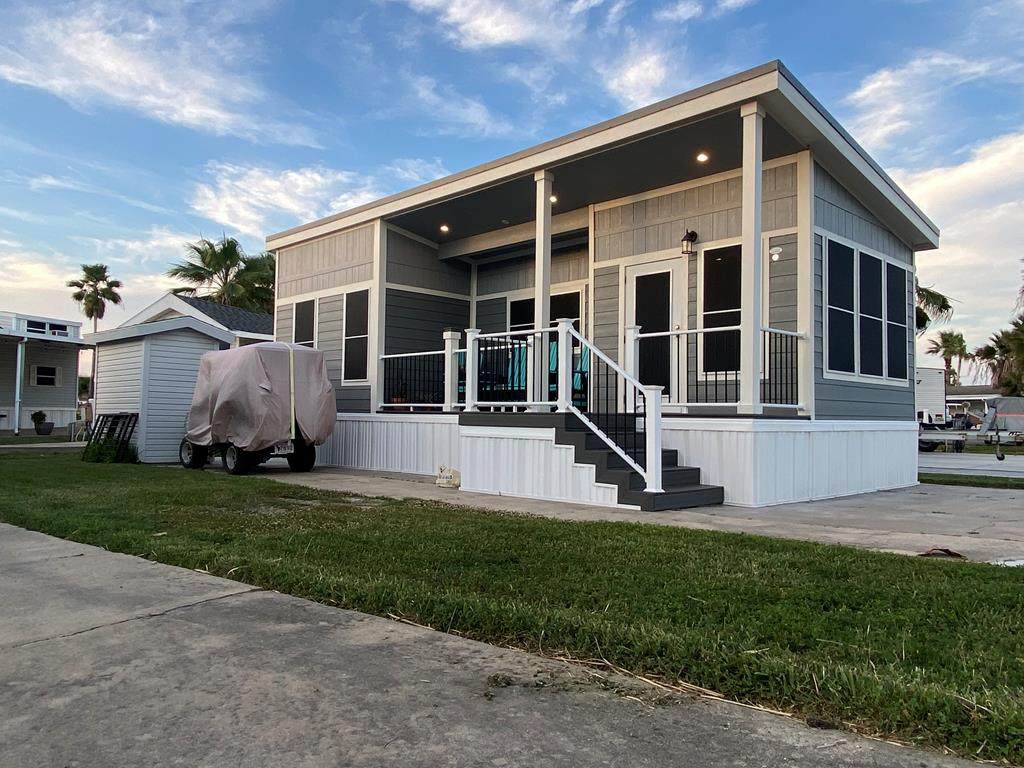 Open House Saturday 1-4 - mailchi.mp/troygilesrealt…