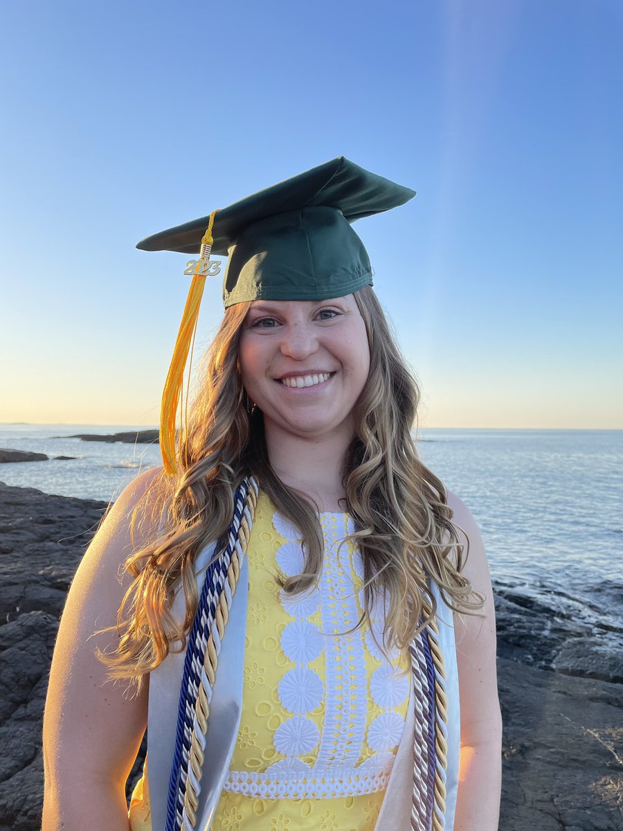 AnnaNagy016's tweet photo. Huge thank you to my family and friends for helping me accomplish my goals. B.S. majoring in Neuroscience with the minor in Chemistry. As always, GO CATS! 💚💛😸 #nmugraduation #gocats https://t.co/deuRHZCSi7