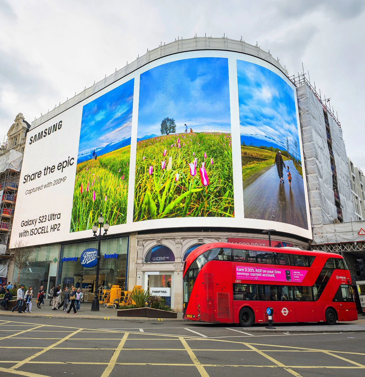 maliqabid's tweet photo. Totally overwhelmed &amp; greatful…
Feeling blessed &amp; humbled..
Chocked &amp; speechless with joy..
 My clicked photographs have made its place to Piccadilly, London. ..
.
.
https://t.co/kRgO4H0Viu  ...
.
#ShareTheEpic #samsungindia #Kashmir2023 #london #Billboard https://t.co/J46PrxxWJK