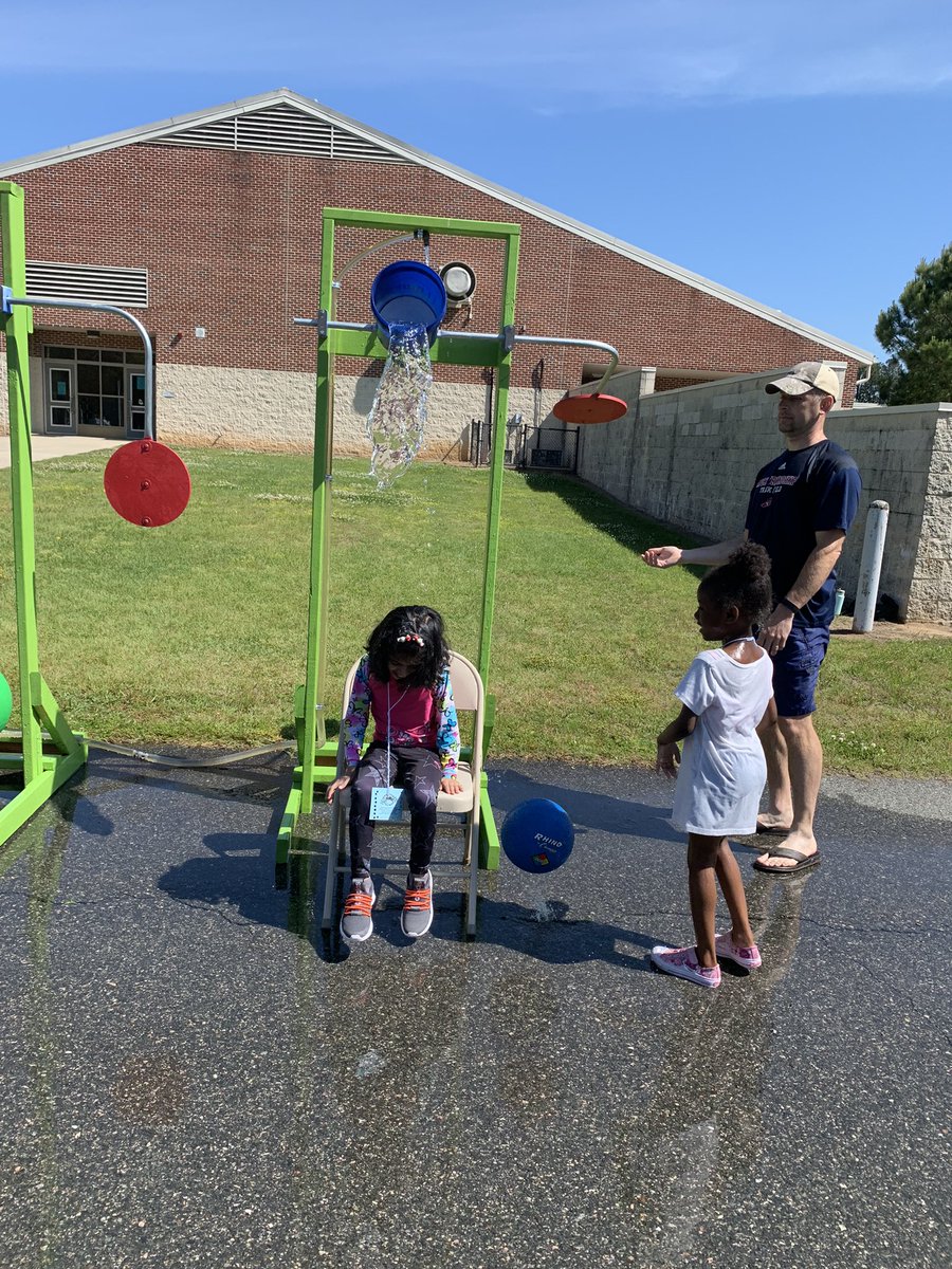 Mrs. Ayscue tweet media