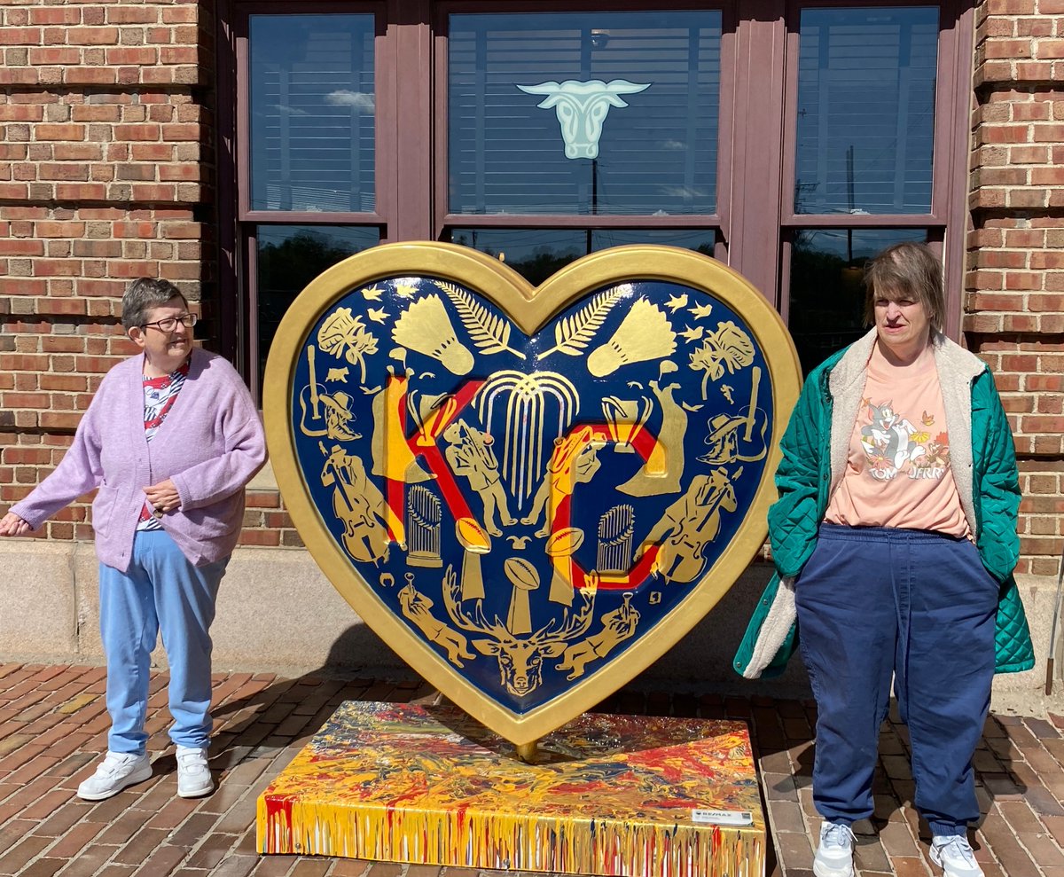 JoCoJCDS's tweet photo. We are so glad the @ParadeofHearts are back. It's so fun to visit all of the hearts. #paradeofhearts #kansascity #poh #KCParadeOfHearts https://t.co/dYcpc59HiI
