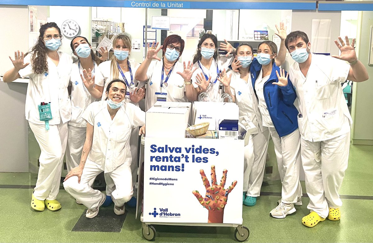 AinoaCastan's tweet photo. Avui celebrem el #DiaMundialHigieneMans a @vallhebron. Hem fet repàs dels 5 moments @CleanHandsSafe @WHO per totes les unitats d’hospitalització. Tot un éxit la participació dels professionals per tal de reduir el risc de #IRAS @icscat https://t.co/zBWfh2ArpG