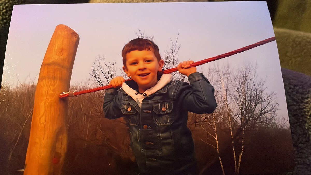 Sanimotte's tweet photo. Diese Woche deutlich gespürt - der wichtigste Mensch - meine größte Liebe. #Bindung #Liebe #MamaSohn #Vertrauen https://t.co/GZpIaK4qfS
