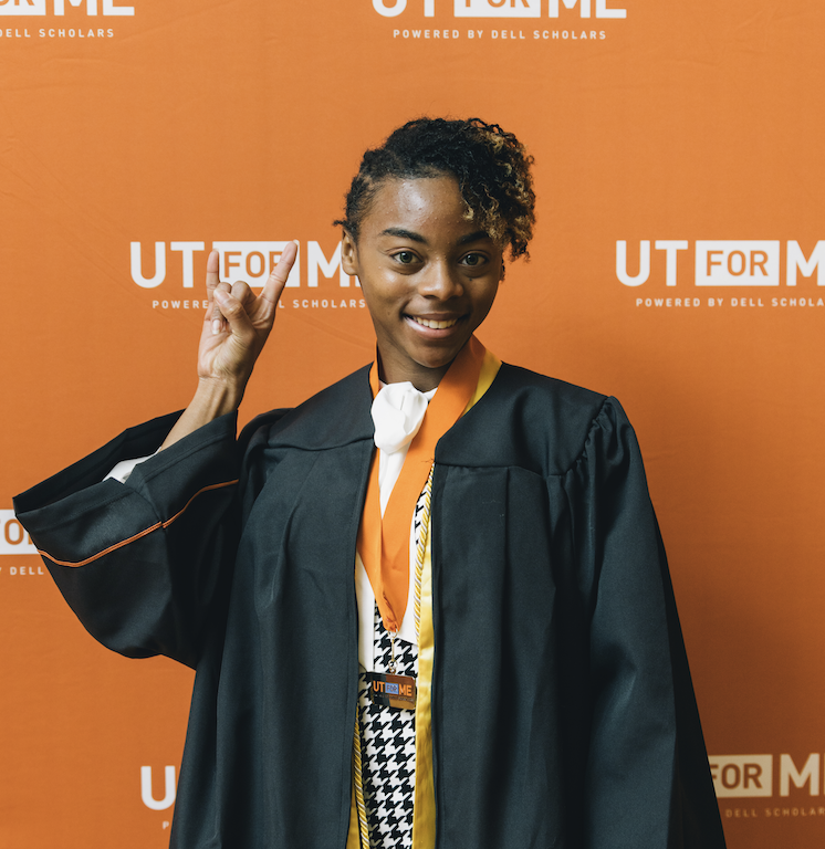 UTforMeOfficial's tweet photo. Hats off to our newest graduates! 🎓 #UTGrad23 #UT23 #UTforMeGrad #UTforMe23 https://t.co/nBT6NOvv9x