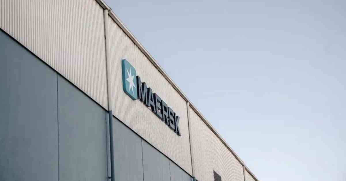 MarineInsight's tweet photo. A.P. Moller – Maersk Inaugurates Its First Warehouse &amp; Distribution Facility In Cape Town 

...Check Out this article 👉https://t.co/WGGYQTJe5p 

#APMoller #Maersk #CapeTown #Warehouse #Shipping #Maritime #MarineInsight #Merchantnavy #Merchantmarine #MerchantnavyShips https://t.co/4LzgmzSgJ7