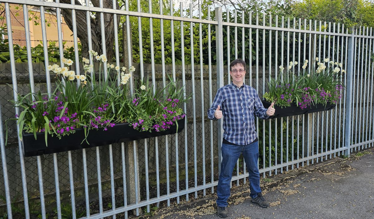 Justin Coll (@justincoll) on Twitter photo Great work by the <a href="/AldershotCS/">Aldershot Civic Soc.</a> station group making our railway station a nicer place to be with lots of colour. Thanks to <a href="/AlderwoodSchool/">Alderwood School</a> students for their excellent pictures in the waiting room. #community #KingsCoronation Great work by the <a href="/AldershotCS/">Aldershot Civic Soc.</a> station group making our railway station a nicer place to be with lots of colour. Thanks to <a href="/AlderwoodSchool/">Alderwood School</a> students for their excellent pictures in the waiting room. #community #KingsCoronation