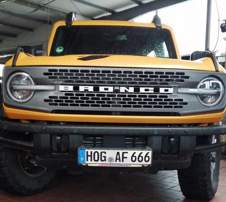 SteedaUK's tweet photo. Did I just find the ultimate Harley Davidson bad boy registration on the Fiege Bronco? #harley #harleydavidson #harleyman https://t.co/jHwbvSl8ad