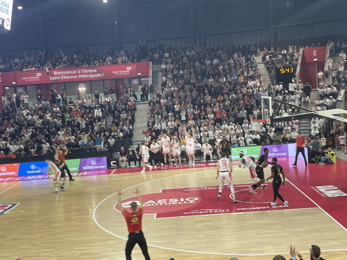 icisaintetienne's tweet photo. Pro B : le dernier match du #SCBVG à domicile débute à l’instant.
Saint-Chamond affronte Orléans.
#Loire https://t.co/YFP07snv2k