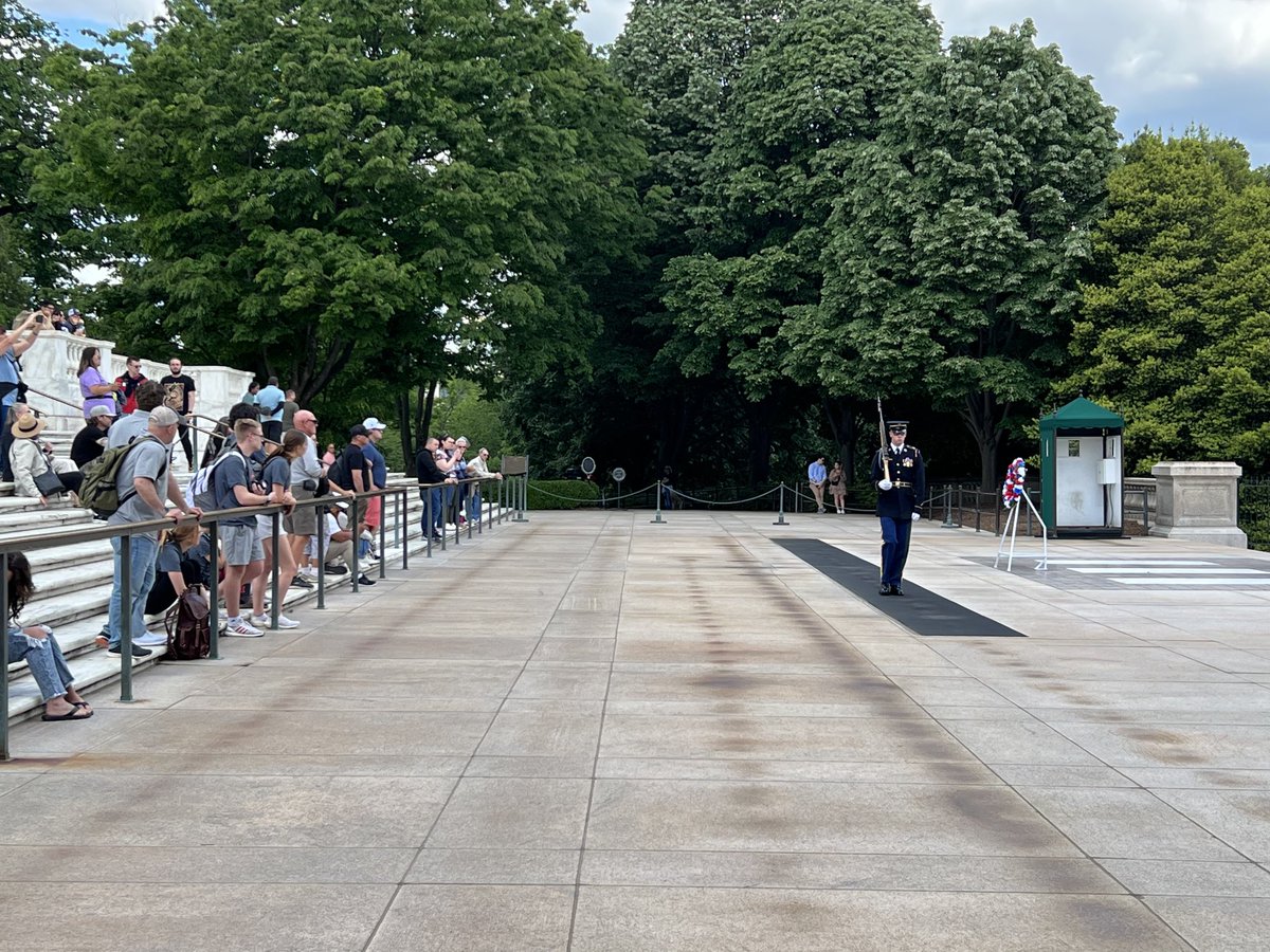 The changing of the guard. Arlington Cemetery. #heroes&amp;huskies