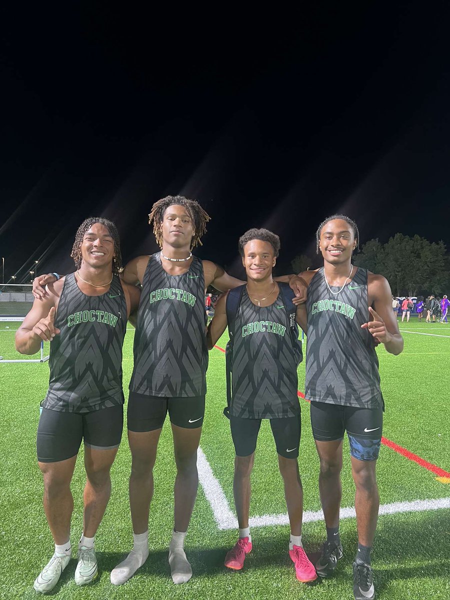 4x4 team got first at regionals with a new school record of 3:17🥇on to STATE
New pr for me running a 48.82🏃🏾‍♂️#GATA <a href="/TheKylerCollins/">Kyler</a> <a href="/KalebHollins/">Kaleb</a> <a href="/ColeTabb/">Cole Tabb</a> <a href="/Court92986/">CourtlandCoachFuller</a> <a href="/Beasley__F/">Frank Beasley</a>
