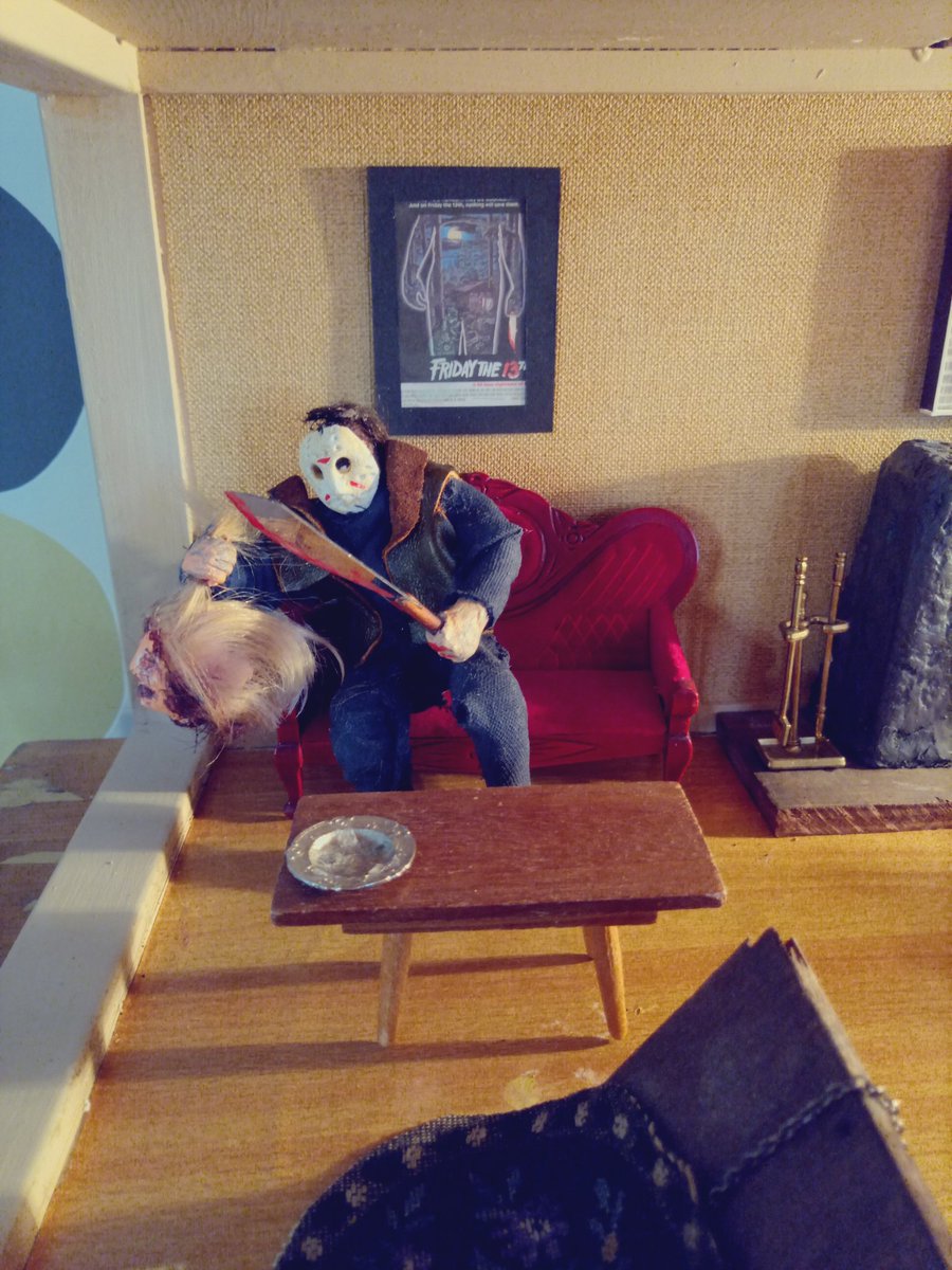 lostmartyn's tweet photo. The Friday 13th living room in my #horror #dolls house...
#FridayThe13th #JasonVoorhees
#HorrorFamily #HorrorFam #modelling #crafts #HorrorCommunity #HorrorMovies https://t.co/XErYMiA8Nr