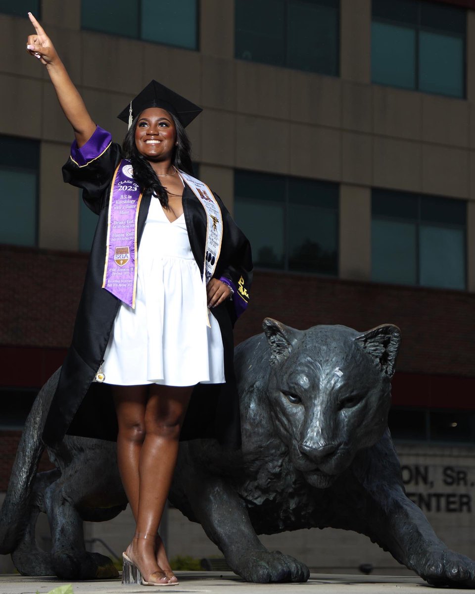 She believed she could, so she did 👩🏾‍🎓

✨On May 13, 2023 I will be graduating from the ILLUSTRIOUS Prairie View Agricultural and Mechanical University with my Bachelors of Science in Kinesiology with a Minor in Dance✨

Master’s Degree Loading….
📸:<a href="/rho_digital/">CEO Rho🎥⚡️</a>