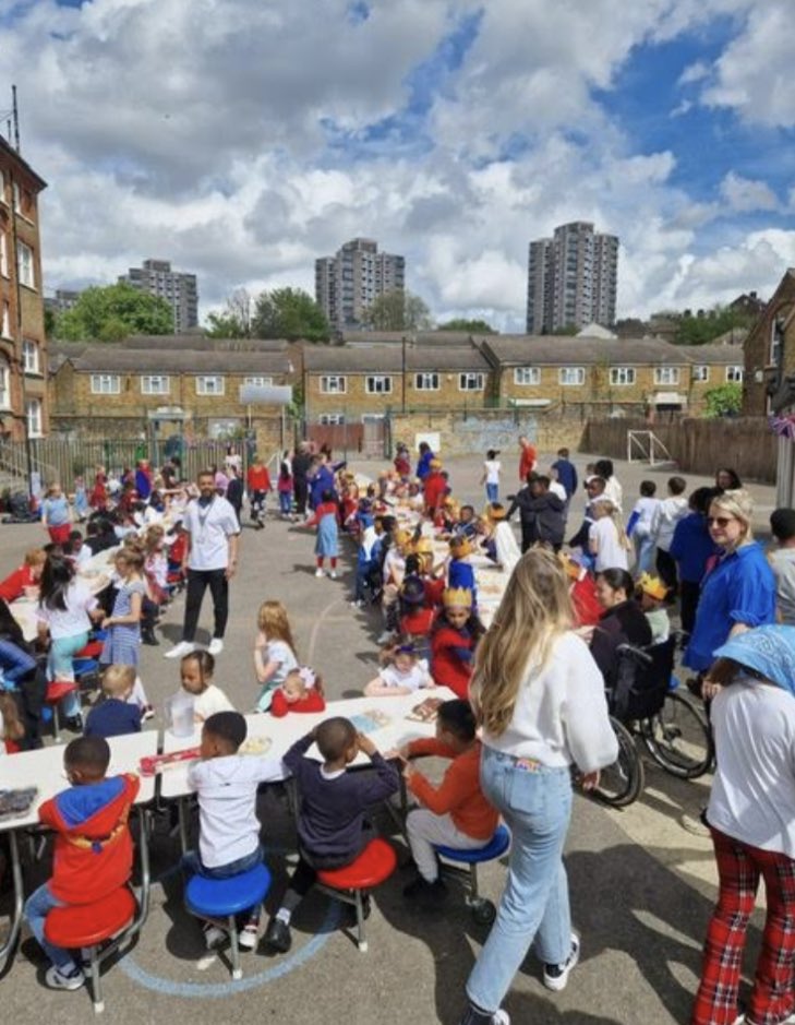 Woodhill_MsMapp's tweet photo. We had a great time celebrating the King’s Coronation with our tea party! Thank you to all the families who donated cakes 🍰 @WoodhillSch https://t.co/ON0hIPEjF9