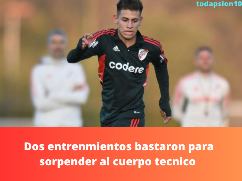 TomiFioretti's tweet photo. 💥SuperClasico : River 
El Diablito Echeverri sorprendio al CT de River y mañana Demichelis sera quien le diga si va a estar o no el domingo contra Boca , pero hay una gran chance de que el diablito este en el banco de suplentes contra Boca el domingo 
¿Sera su debut contra Boca? https://t.co/eg1AQVviIZ