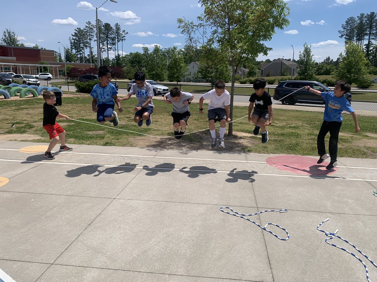 Sara Brooks tweet media