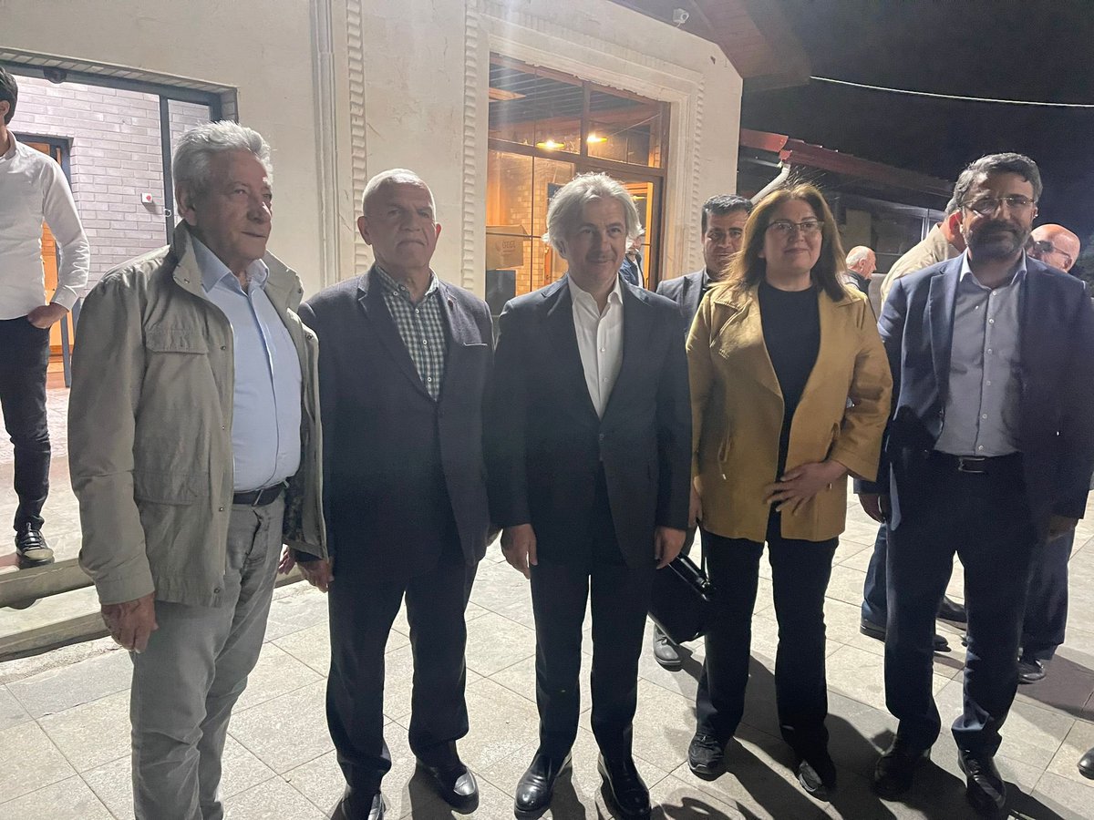 Adıyaman’da turizm sektörü temsilcileriyle biraraya geldik. 

Bakanlık olarak Bakanımız <a href="/MehmetNuriErsoy/">Mehmet Nuri Ersoy</a> ‘un öncülüğünde ülkemizin dört bir yanında sektörümüzle birlikteyiz.

Afetin ilk gününden bu yana Adıyaman’ın turizminin yeniden canlanması konusundaki çalışmalarımız olumlu