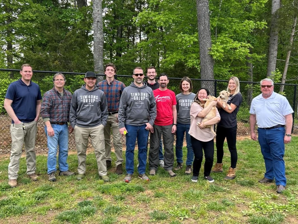 timmonsgroup's tweet photo. Happy #FeelGoodFriday! Our Richmond water and wastewater team volunteered at the @GoochlandGovtVA Animal Shelter and Adoption Center where they helped out with a variety of activities to support all the amazing adoptable pets awaiting their furever homes! πΆ π±
#LifeAtTG https://t.co/2pE6i2iF2Q