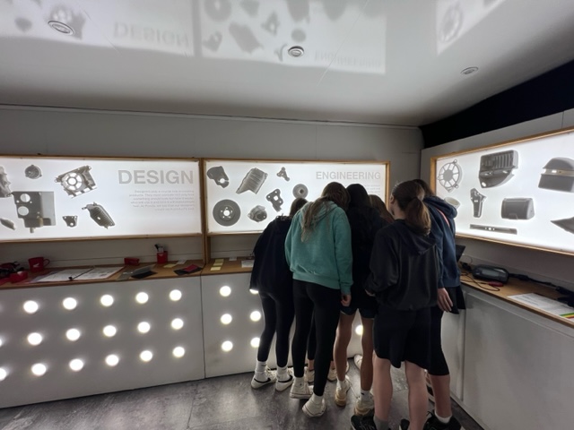 To celebrate Ohio's "In-Demand Jobs Week," students from our middle &amp; high schools had the opportunity to participate in the #CreatorsWantedTour @hondainohio. This tour was aimed at highlighting STEM pathways esp in the areas of engineering &amp; advanced manufacturing. #indemandohio