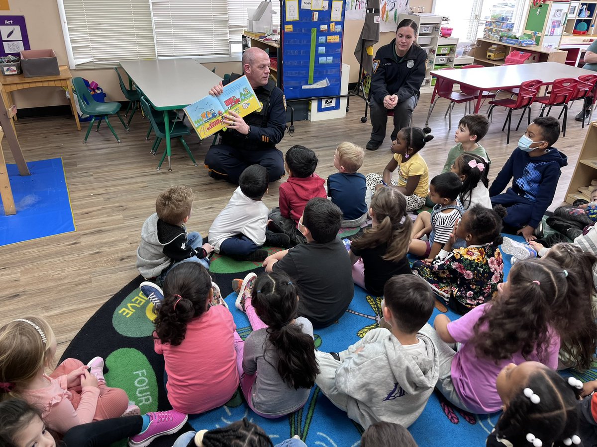 KidzlandPre's tweet photo. To wrap up our community helper theme we had a special guest come in and read our favorite book and teach us all about safety. 👮‍♂️😀 @PB_Cheesequake https://t.co/x2VZdBvjCD
