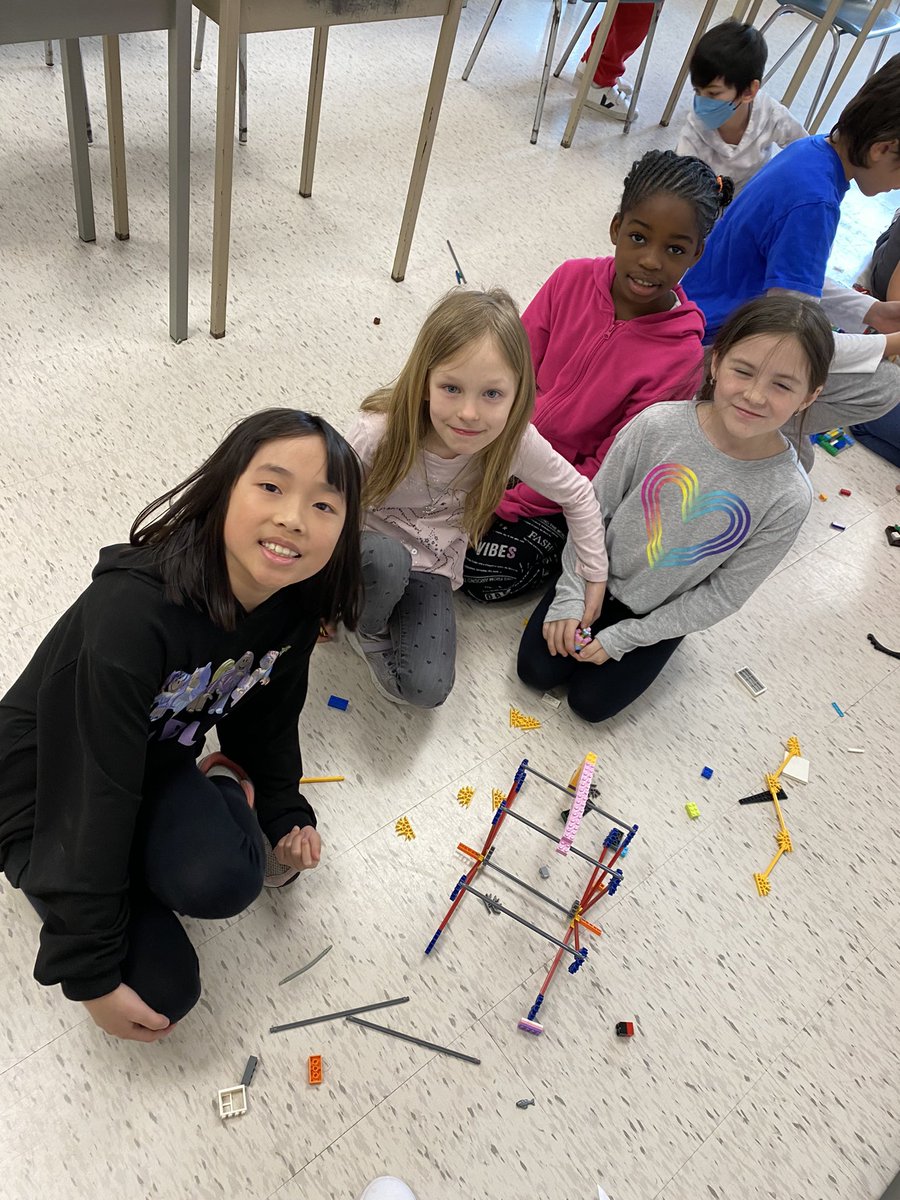 Amazing last day of CEW - read Build a Bridge 📕 and worked together to do so, Ss vs Ts volleyball, outdoor play and a movie - great school spirit Seton!!! 👏👏👏