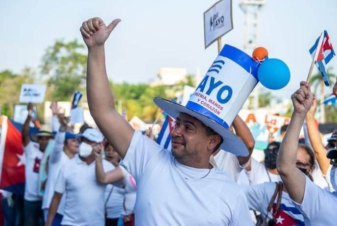 osmelitovargas's tweet photo. Feliz en mi #Bayamo querido.  #VivaCuba Viva el #1rodeMayo #ALaPatriaManosYCorazón #EducaciónGranma #SecciónSindical_3 #EDJAGranma #ProvinciaGranma #BuróSindicalEducaciónGranma @CapoNapoles @DrRobertoMOjeda @JosefaMigdalia @ortiz_uriarte https://t.co/XYc2W8NbQG