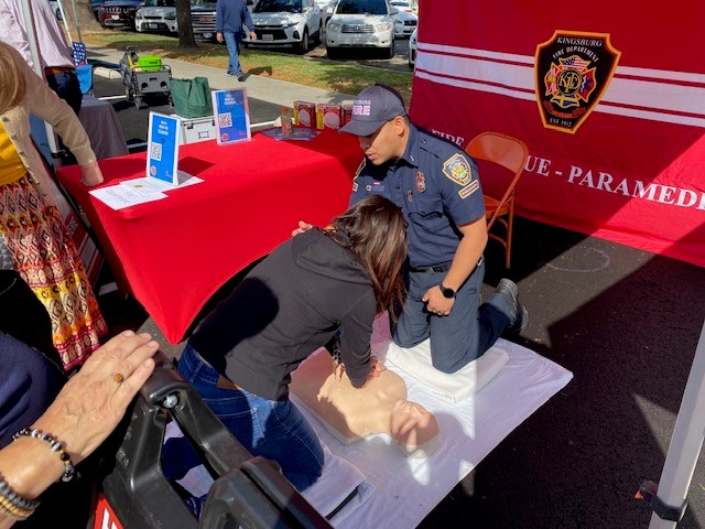 CityofKingsburg's tweet photo. Head over to the Senior Center for our Resource Fair - going on until 2pm today.  Over 24 vendors with information and goodies to give away! https://t.co/DuGseUuQVM