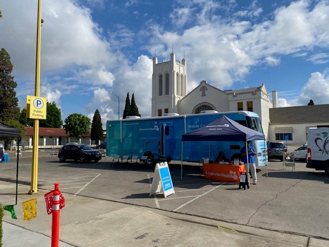 CityofKingsburg's tweet photo. Head over to the Senior Center for our Resource Fair - going on until 2pm today.  Over 24 vendors with information and goodies to give away! https://t.co/DuGseUuQVM