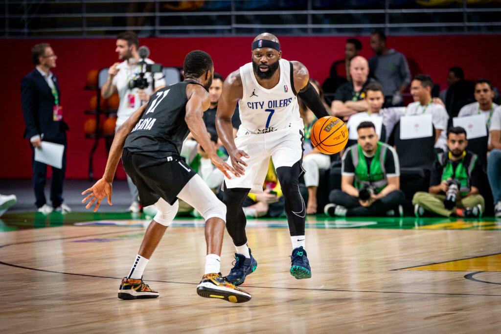 FT: @CityOilers  96 :75 Clube Ferroviário de Beira.  City Oilers had a 51% Field Goals, 21 assists and 8 steals.
Falando Jones: 24 points,7 rebounds and 4 assists.
James Justice Jr: 25pts,6 rebs & 4 assists 
Tony Drileba: 12pts, 1 rebound & 1 assist

#theBAL  #NileConference