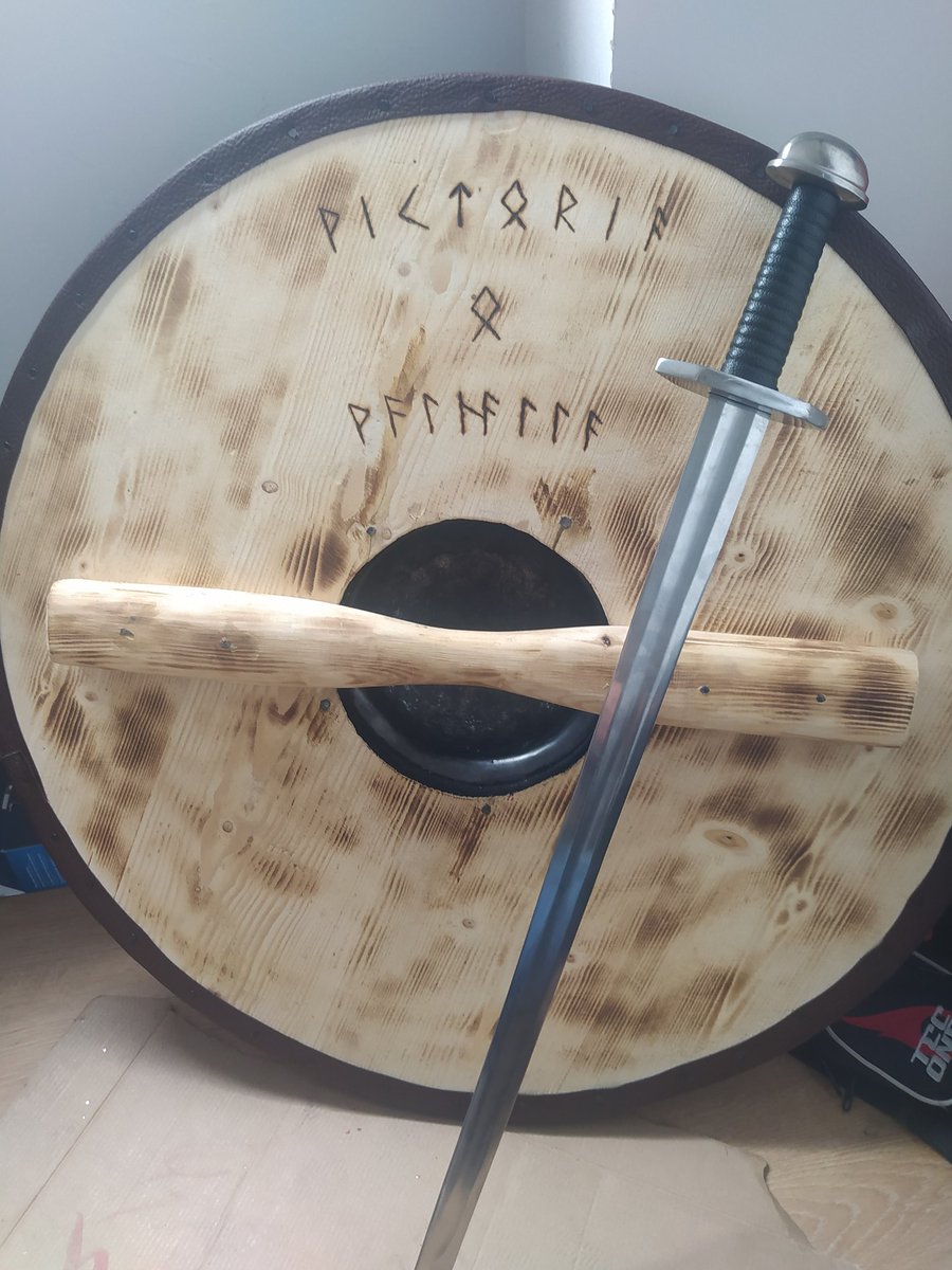 Desaparecido de los streams para construir este escudo. Skōll